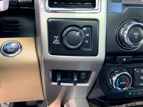 Used 2017 Ford F250 Lariat w/ Lariat Ultimate Package AWD/4WD image 30