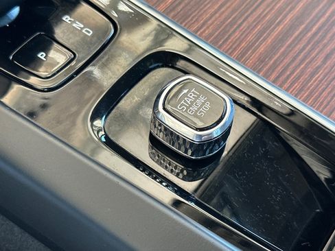 Certified 2023 Volvo XC60 B5 Plus w/ Climate Package FWD image 27