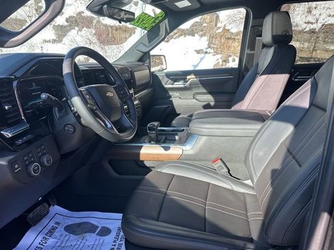 Used 2024 Chevrolet Silverado 1500 High Country w/ Technology Package image 14