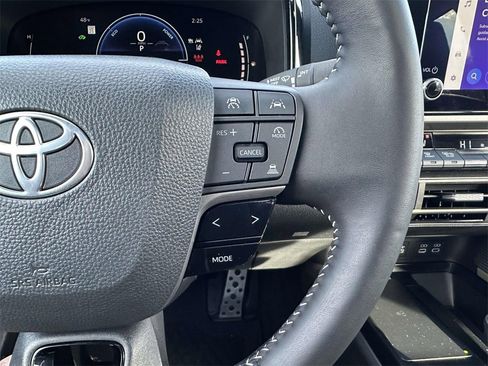 Certified 2025 Toyota Camry SE image 8