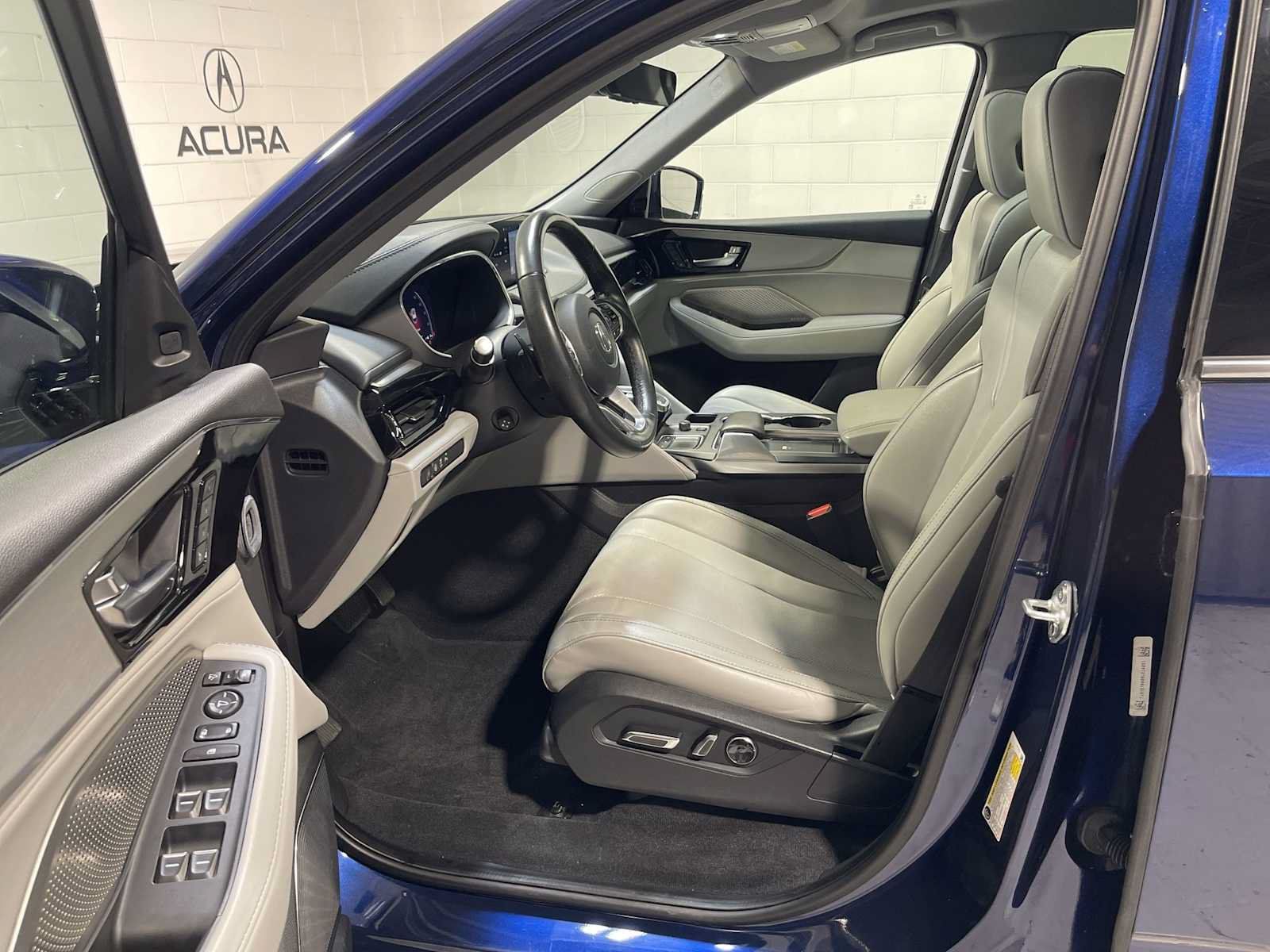 Used 2024 Acura MDX w/ Technology Package AWD/4WD image 2