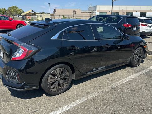 Used 2018 Honda Civic EX image 2