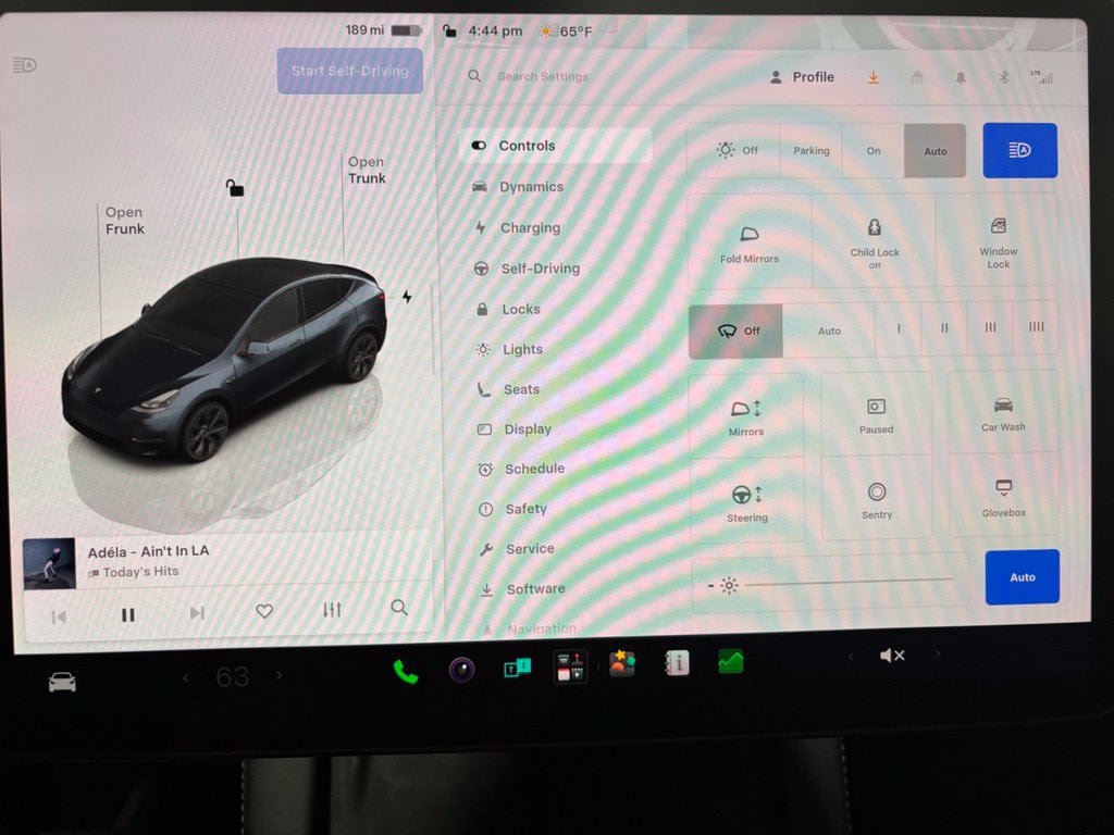 Used 2024 Tesla Model Y Long Range AWD/4WD image 25