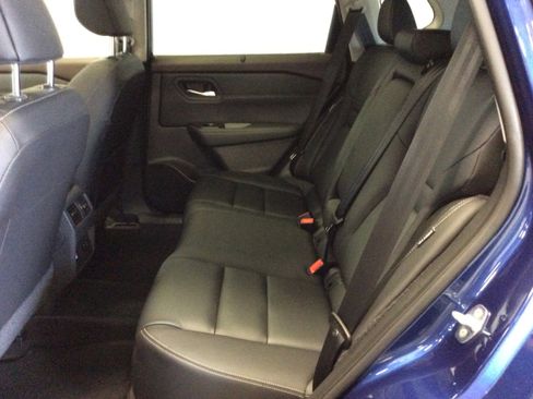 Used 2023 Nissan Rogue SL w/ SL Premium Package image 33