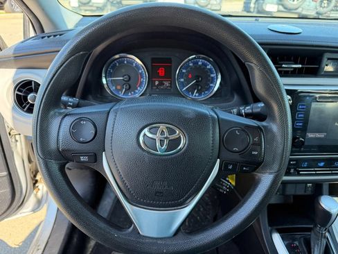 Used 2018 Toyota Corolla LE w/ LE Premium Package FWD image 14
