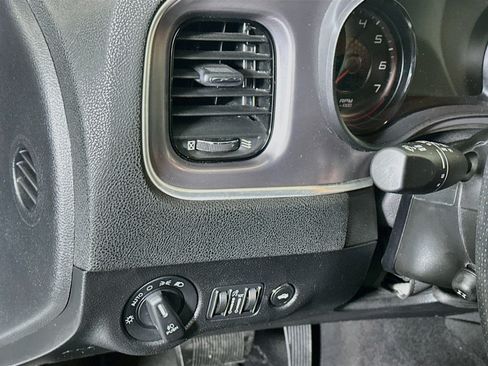 Used 2019 Dodge Charger SXT w/ Blacktop Package AWD/4WD image 16