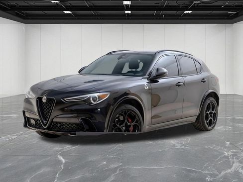 Used 2023 Alfa Romeo Stelvio Quadrifoglio image 1