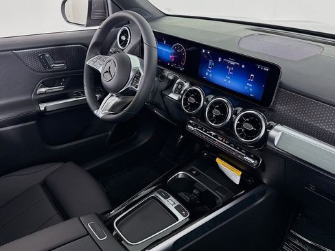 New 2026 Mercedes-Benz GLB 250 image 15