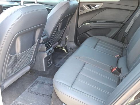 Used 2022 Audi Q4 e-tron Prestige AWD/4WD image 27
