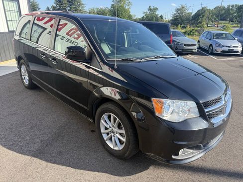 Used 2019 Dodge Grand Caravan SXT FWD image 5