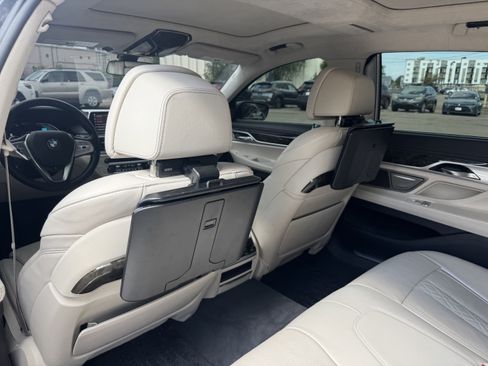 Used 2020 BMW 750i xDrive w/ Executive Package AWD/4WD image 23
