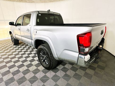 Used 2021 Toyota Tacoma SR5 RWD image 5