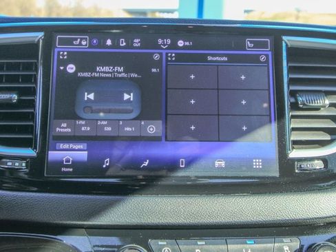 Used 2024 Chrysler Pacifica Touring-L FWD image 23