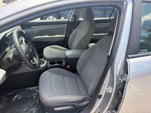 Used 2020 Hyundai Elantra SEL FWD image 11