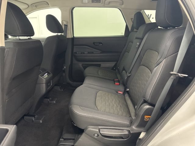 Used 2025 Nissan Pathfinder SV FWD image 24