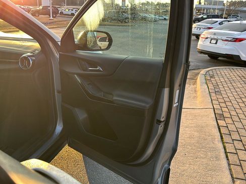 Used 2025 Chevrolet Equinox LT image 12