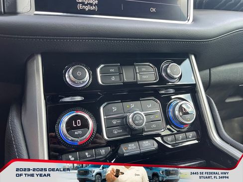 Used 2021 GMC Yukon Denali w/ Denali Premium Package image 31