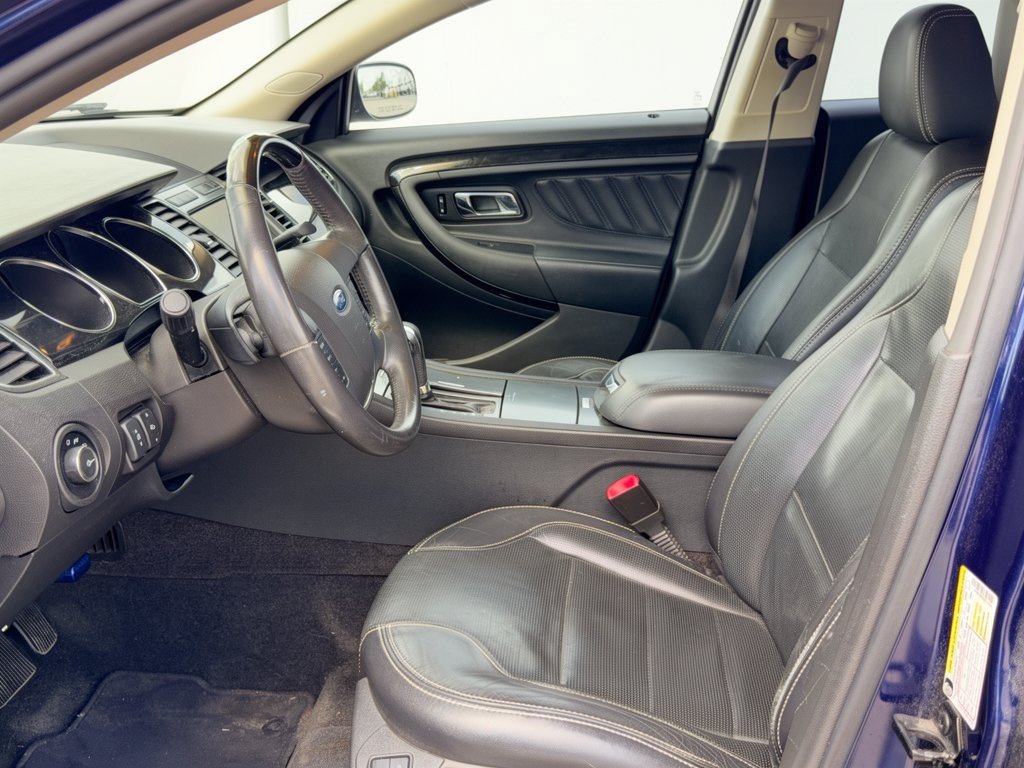 Used 2011 Ford Taurus Limited w/ 303A Rapid Spec Order Code FWD image 5