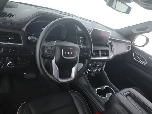 Used 2023 GMC Yukon SLT w/ SLT Premium Package AWD/4WD image 17