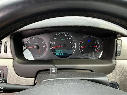 Used 2008 Chevrolet Impala LT w/ Luxury Edition Package FWD image 12
