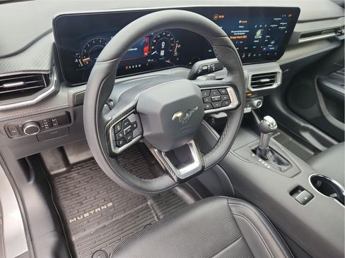 Used 2025 Ford Mustang GT Premium RWD image 10