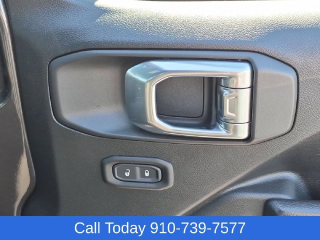 Used 2022 Jeep Gladiator Sport AWD/4WD image 31