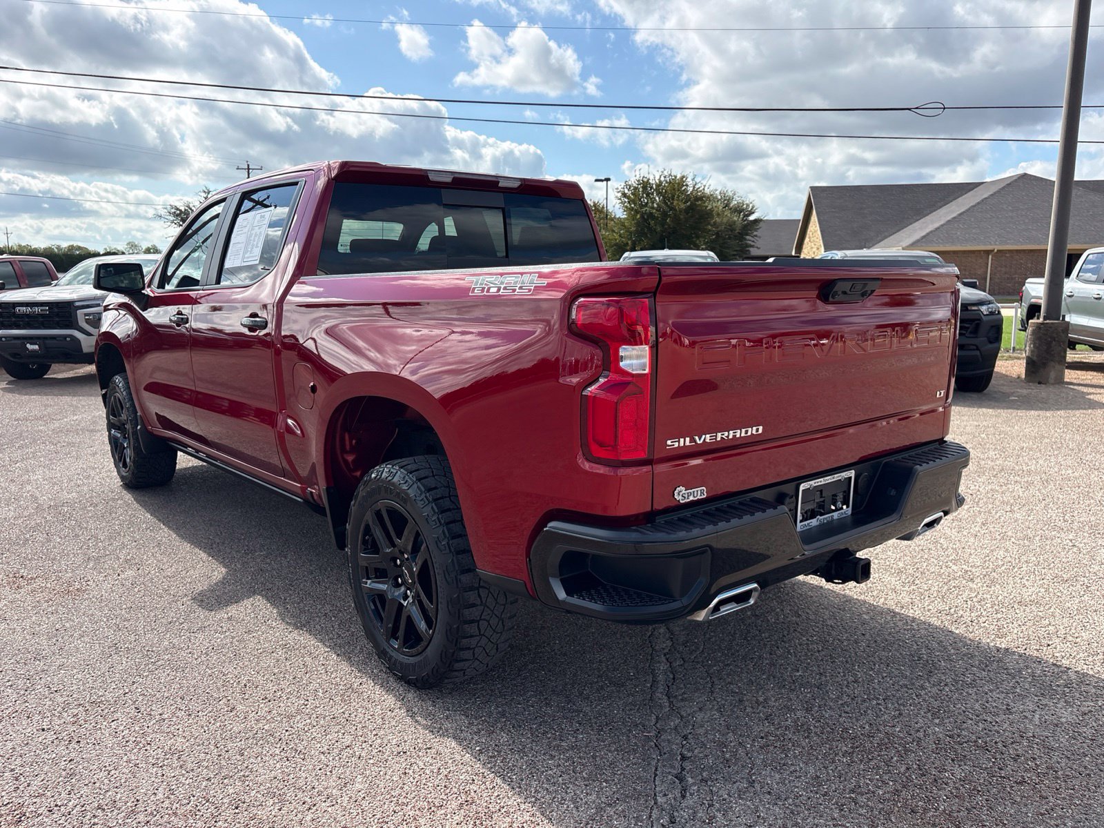 Used 2024 Chevrolet Silverado 1500 LT Trail Boss w/ Convenience Package II AWD/4WD image 4