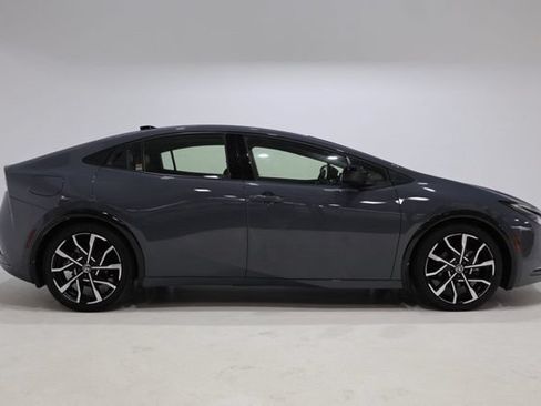 Used 2024 Toyota Prius Prime FWD image 9