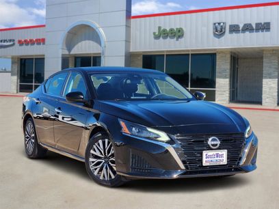 Used 2023 Nissan Altima 2.5 SV
