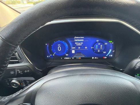 Used 2020 Ford Escape Titanium w/ Titanium Premium Package 2.0 FWD image 32