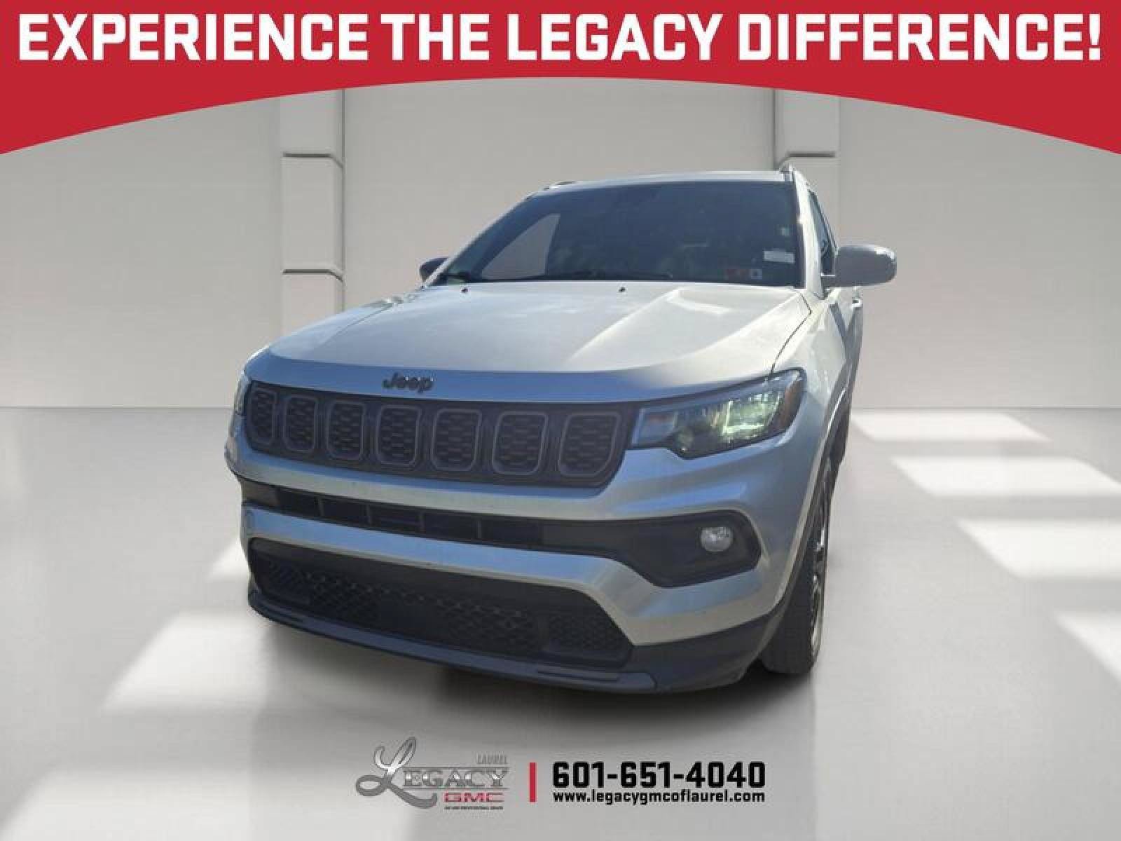 Used 2025 Jeep Compass Latitude w/ Altitude Special Edition AWD/4WD image 1