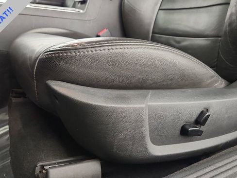 Used 2010 Dodge Challenger SE image 17