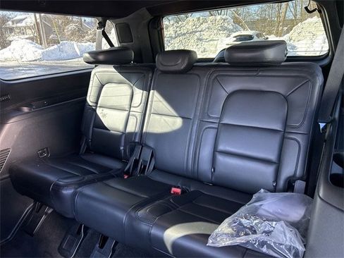 Used 2020 Lincoln Navigator L Reserve w/ Luxury Package image 24