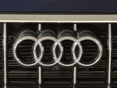 Used 2023 Audi Q3 2.0T Premium Plus w/ Premium Plus Package AWD/4WD image 9