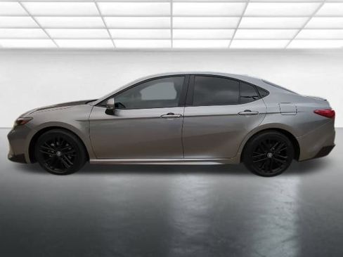 Used 2025 Toyota Camry SE image 26