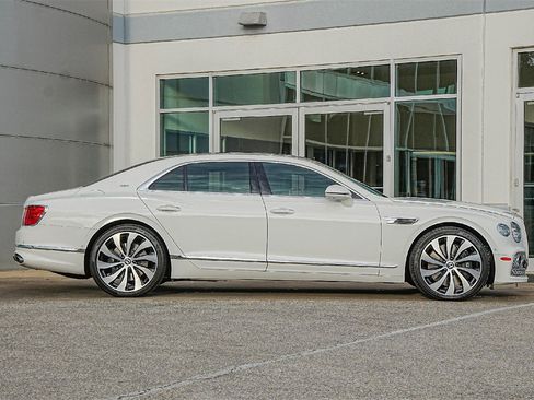 Certified 2021 Bentley Flying Spur V8 image 8