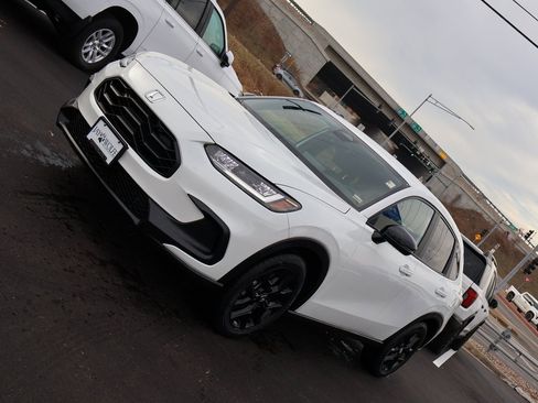 Certified 2024 Honda HR-V Sport image 3