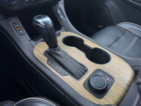 Used 2018 GMC Acadia Denali image 28