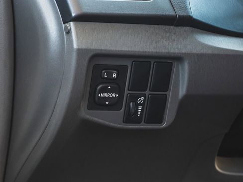 Used 2011 Toyota Prius Five image 21