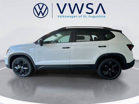 New 2026 Volkswagen Taos SE image 5