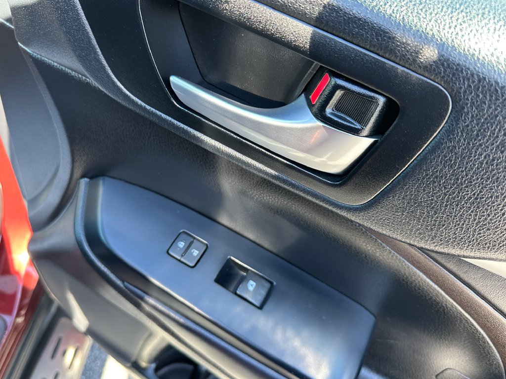 Used 2019 Toyota Highlander XLE FWD image 32