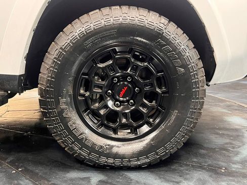 Used 2024 Toyota 4Runner SR5 Premium w/ Moonroof Package RWD image 27