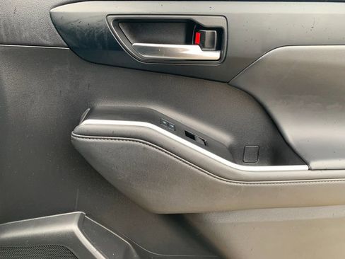 Used 2022 Toyota Highlander XSE image 22
