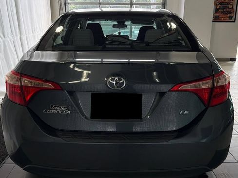 Used 2017 Toyota Corolla LE w/ Carpet Mat Package (TMS) FWD image 5