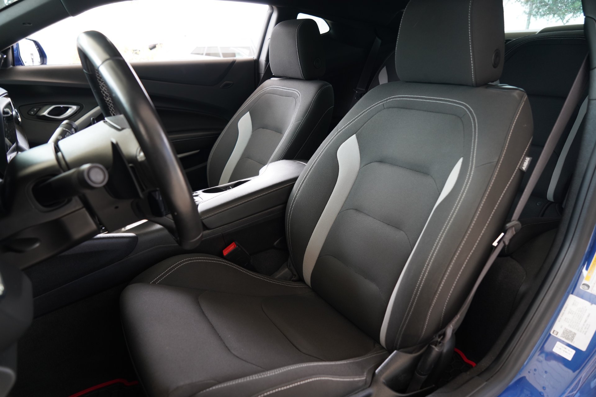 Used 2022 Chevrolet Camaro LT w/ Technology Package RWD image 11