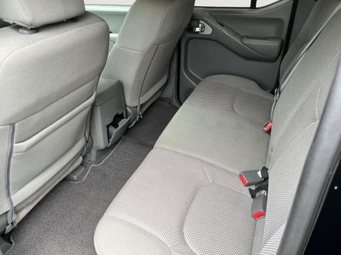 Used 2020 Nissan Frontier SV AWD/4WD image 14