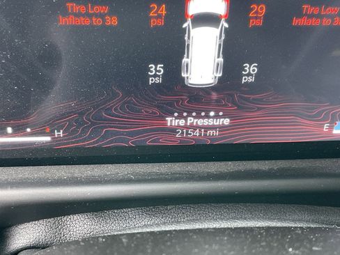 Used 2024 Jeep Wagoneer 4WD image 15