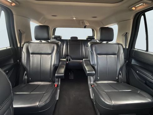 Used 2023 Ford Expedition XLT AWD/4WD image 20