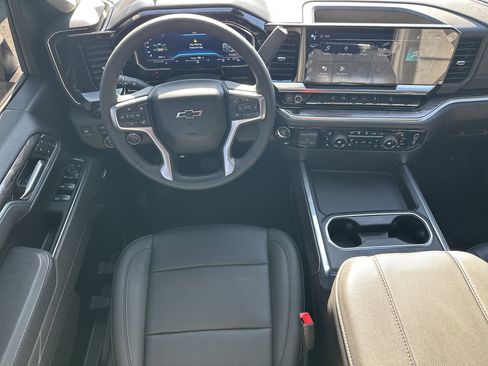 Certified 2025 Chevrolet Silverado 2500 LTZ w/ LTZ Plus Package image 24