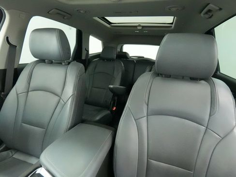 Used 2018 Buick Enclave Premium w/ Experience Buick Package FWD image 15